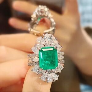 Emerald Green Gemstone Ring